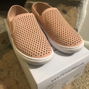 Steve Madden Elenor Pink Slip On Sneakers Size 8